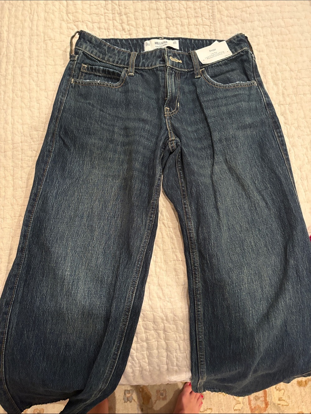 NWT Hollister low rise, baggy jeans